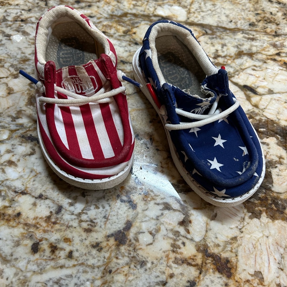 Hey Dude Patriotic Kids Shoes Size 7